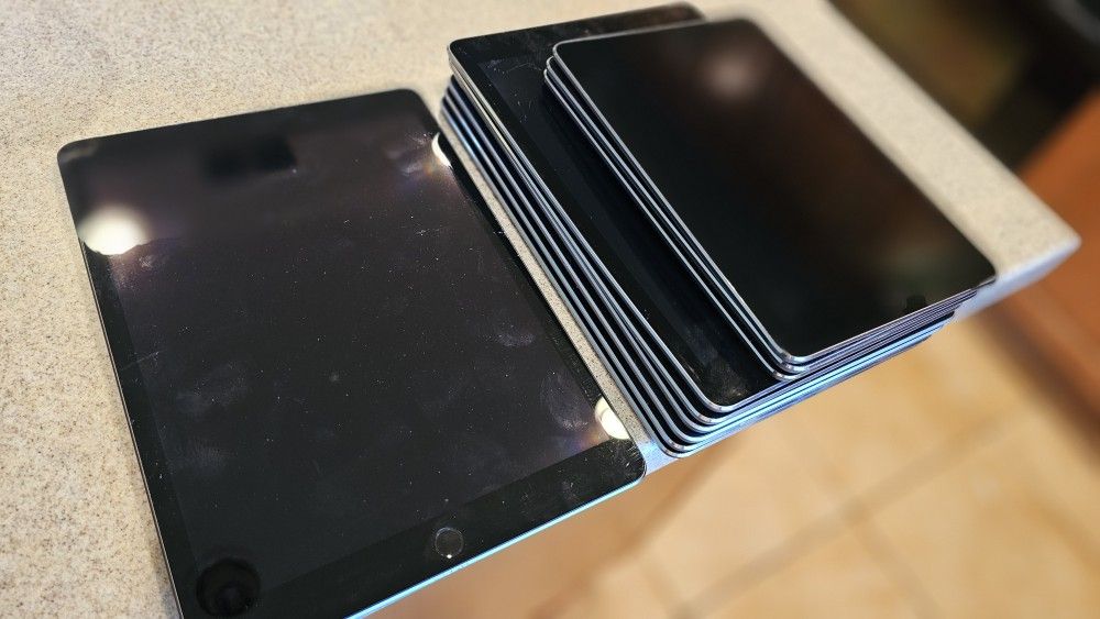Ipads, Mini Ipads And Ipods
