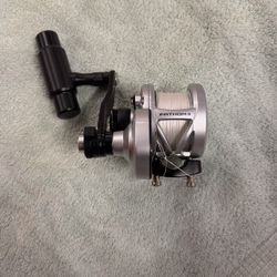 B7-4 Penn fathom II 5.5:1/2.8:1 38/19” lefty