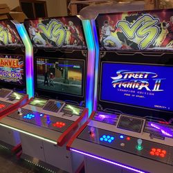 BRAND BEW ARCADES PLAY 2600 GAMES 32INCH LCD SCREENS 