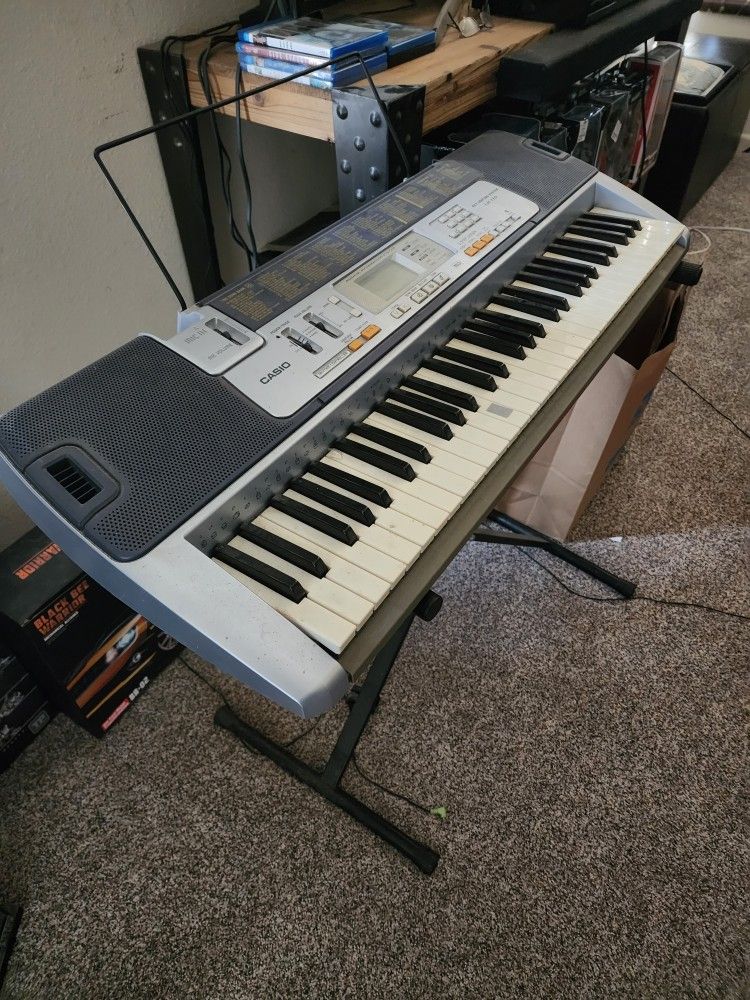 Electric Organ Casio. Good Working Condition