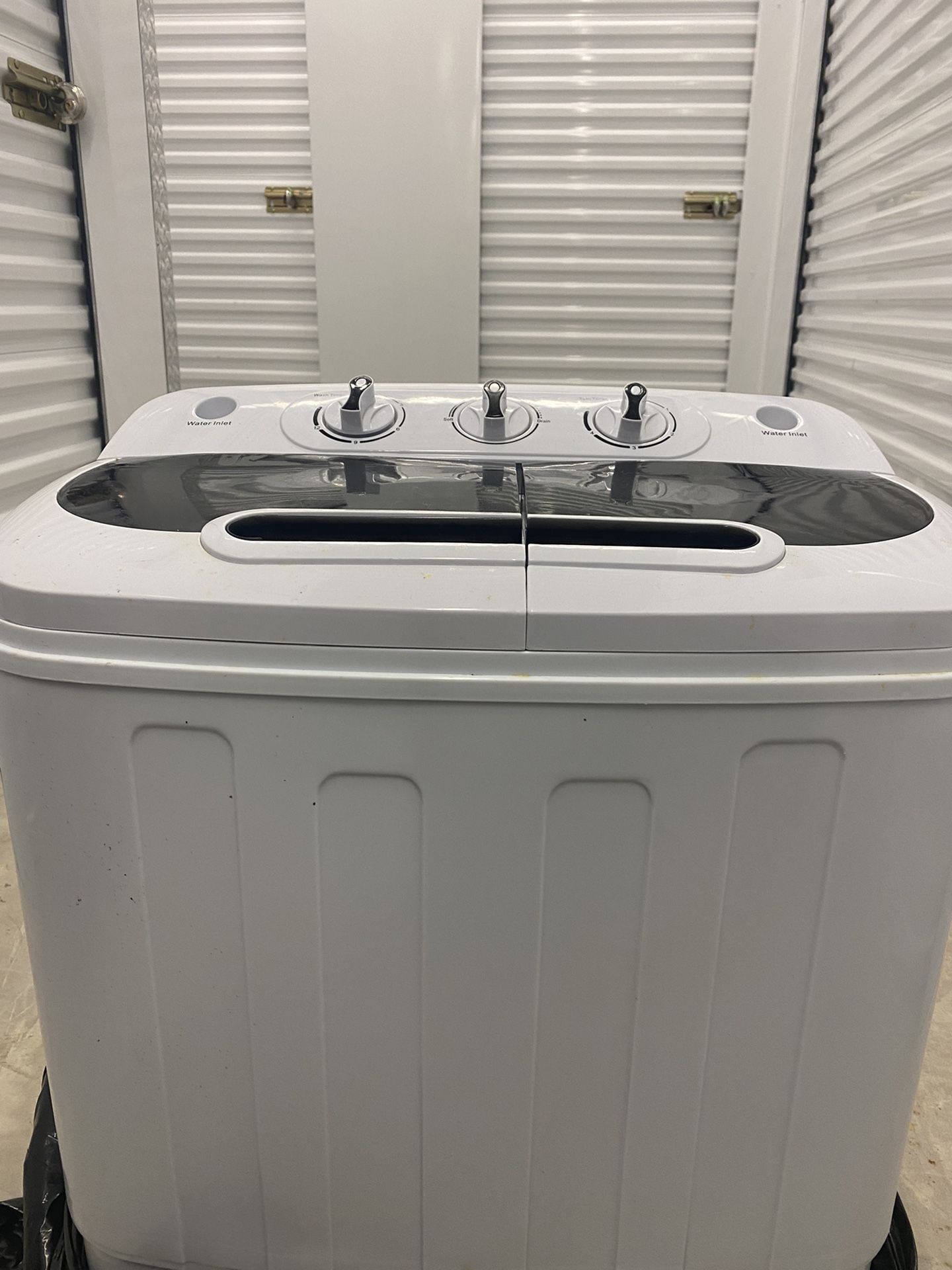 Mini washing machine with extras