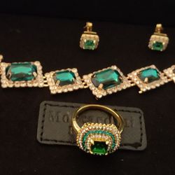 Fashion Jewelry Lot; Gold Tone; Green; Necklace, Earrings, Ring Size 8