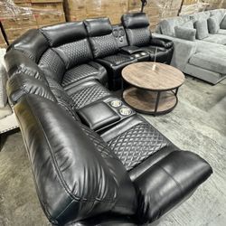 Premium Black Power Recliner Sectional with Bluetooth Speaker and LED Lights (6/29) Reclinable seccional premium negro con altavoz Bluetooth y luces L