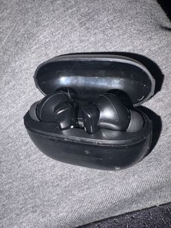 Non Branded Earbuds. Sounds Good