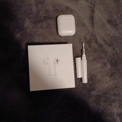 Apple Air Pods (+cleaning Kit)