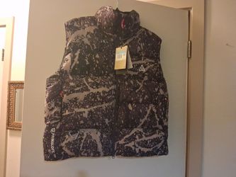 Women's nike ACG puffy vest Therma fit size medium brand new purple