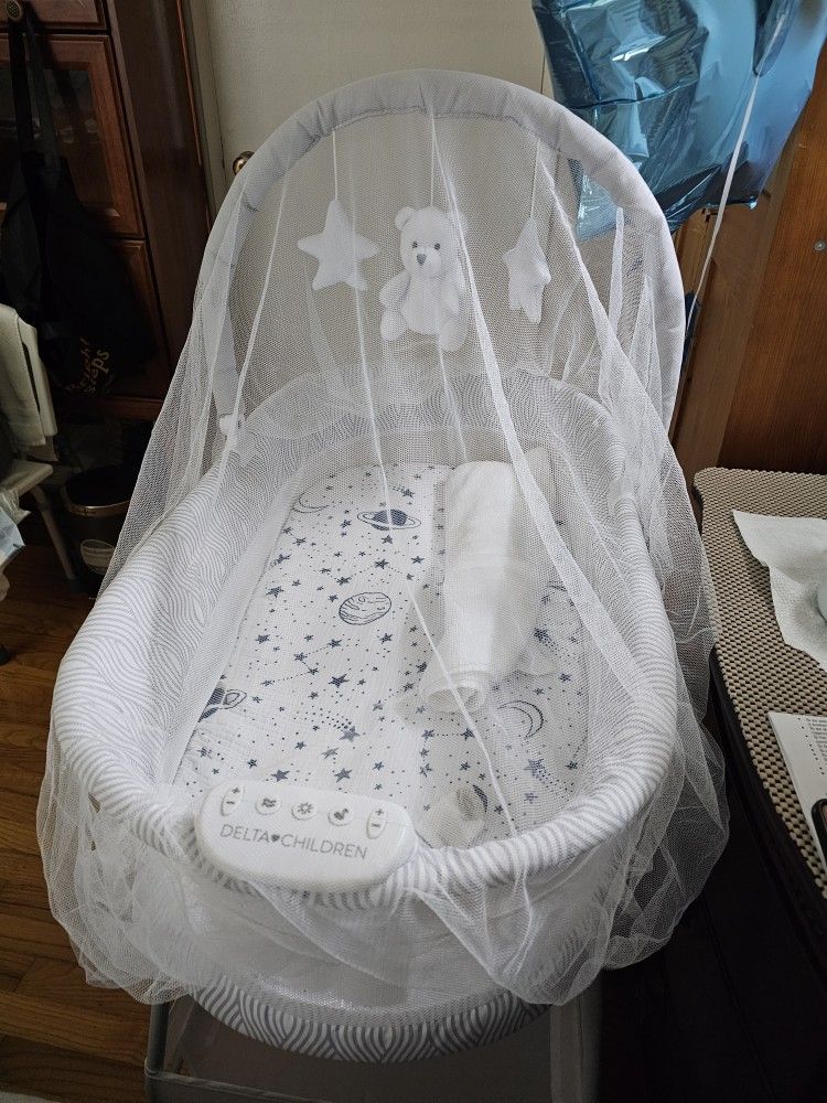 Delta Children Bassinet. And Crib.
