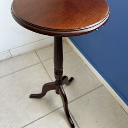  small round wood/ Wine Table/ plant/Kettle Stand