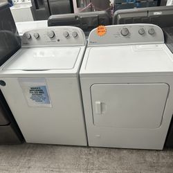 Whirlpool Washer And Gas Dryer Set