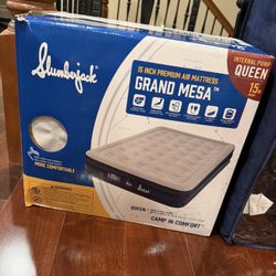 Queen Air Mattress w/ Built In Pump