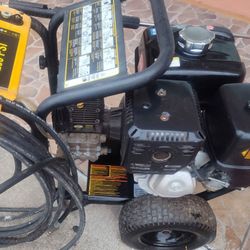 DeWalt 4200 Psi Pressure Washer In Great WRKING CONDITION. No Issues. PU Asap