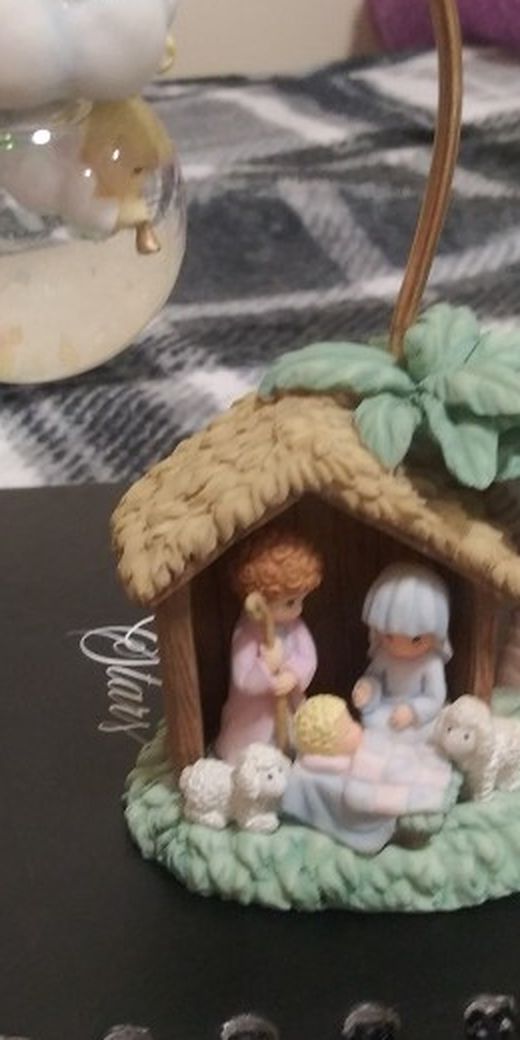 Precious moment Nativity Scene