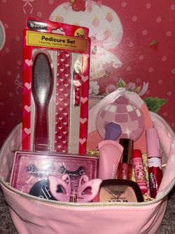 Makeup bundle