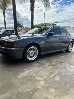 2001 BMW 525i