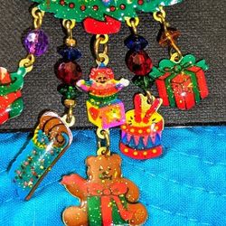 VINTAGE BROOCH CHRISTMAS TREE STOCKING SPARKLE GEMS RARE COOKIE LEE CHRISTMAS BROOCH/ CHRISTMAS PRESENT /GIFT RARE