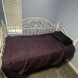 Metal Frame Daybed