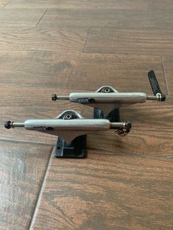 Skateboarding independent trucks