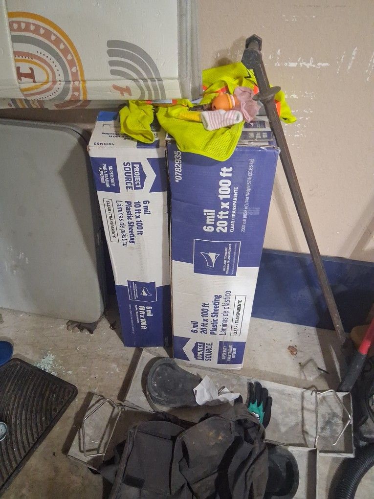 Plastic Sheeting / Plastico