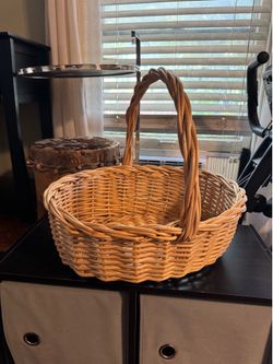 Large Basket with handle