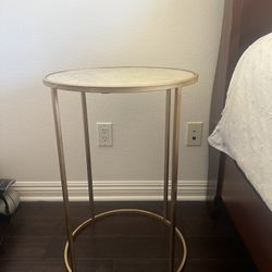 Round End Table