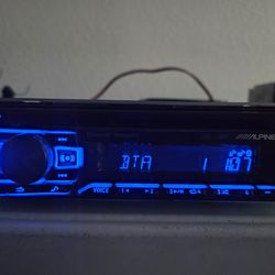 Alpine CDE-172BT Single Din Car Stereo