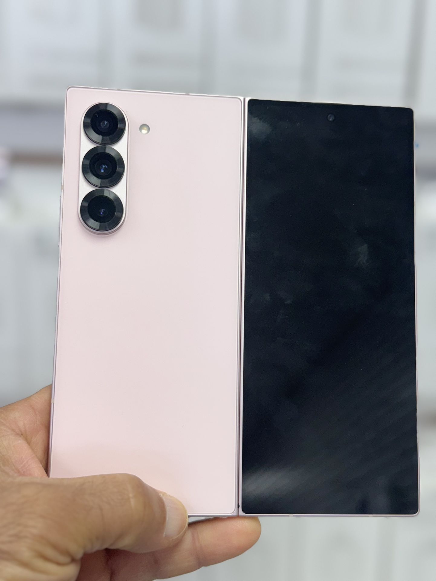 Samsung Galaxy Z Fold 6 Unlocked 512 gb excellent condition! $800