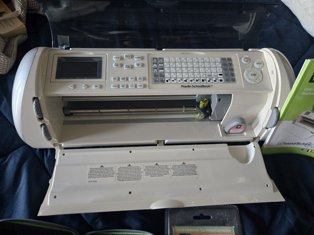 Cricut Expression + Bundle