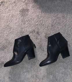 Black zara ankle bootie - size 36
