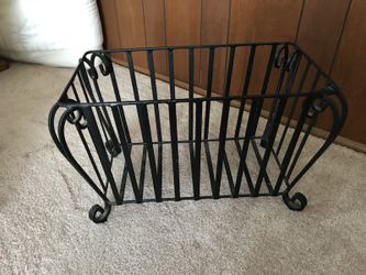 Wrought iron magazine holder