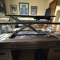 Fully Adjustable Standing Desk with Keyboard Support