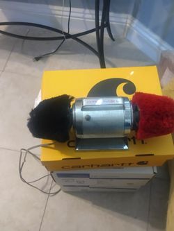 Shoe Polisher