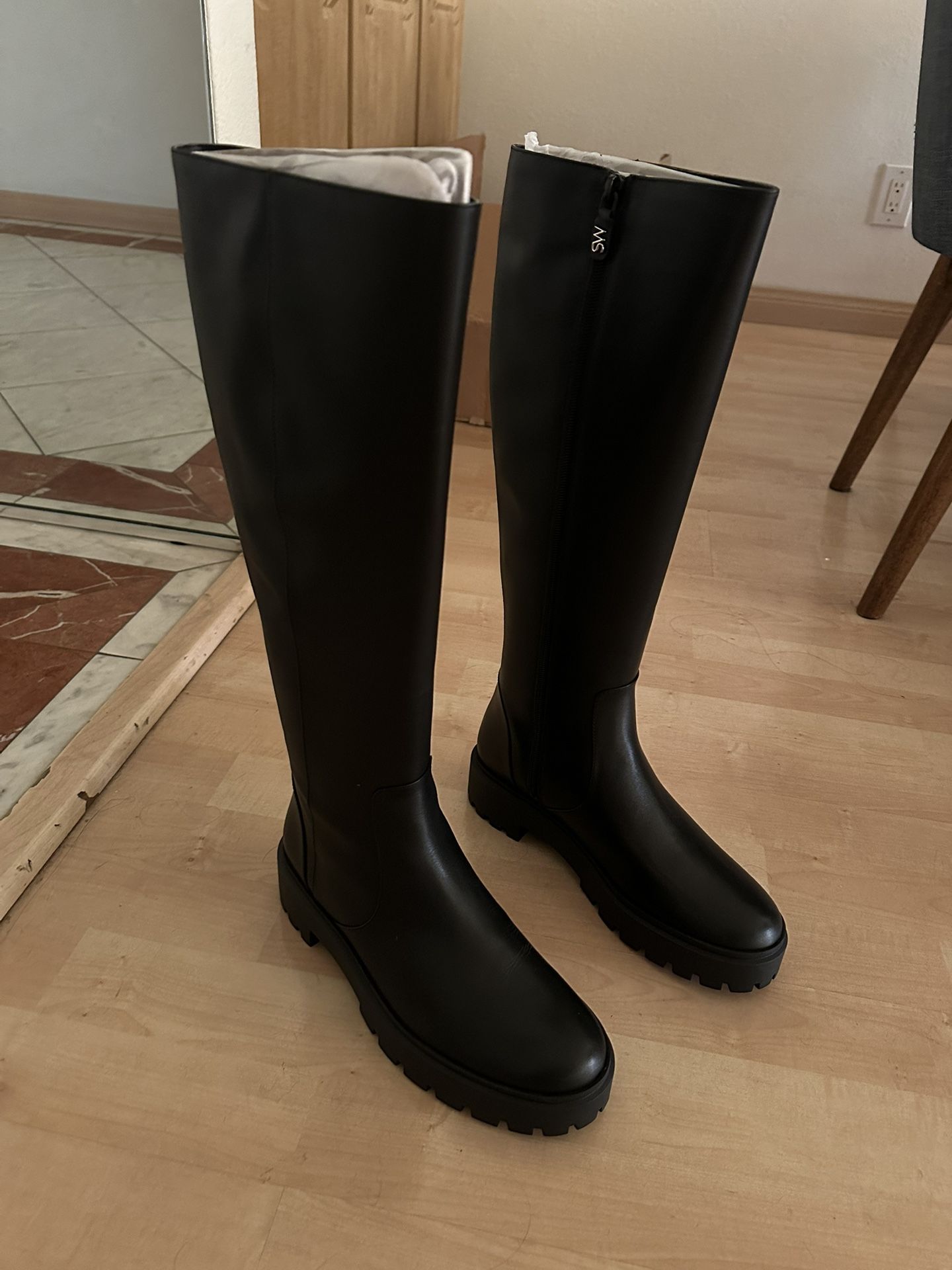 Stuart Weitzman Myla Zip Boots – Size 8 (Black) – NEW / Never Worn