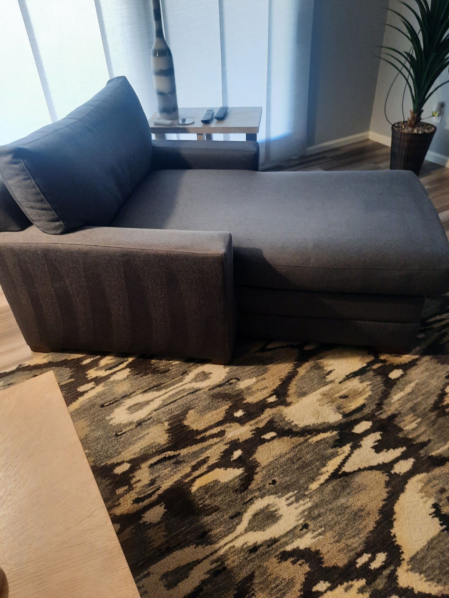 BASSETT CHAIR