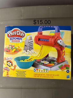 Play-Doh Kitchen Toy NEW