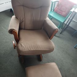 Tacoma glider recliner top