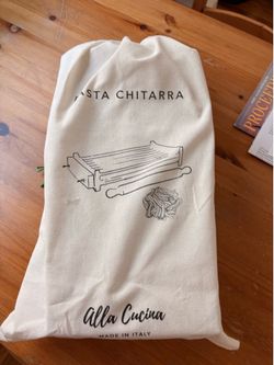 Pasta Chitarra / pasta maker