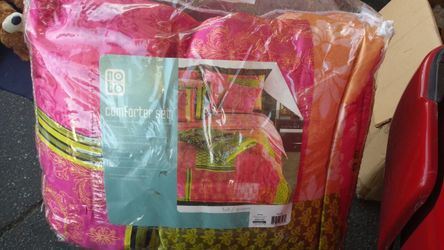 Full/Queen Comforter Set