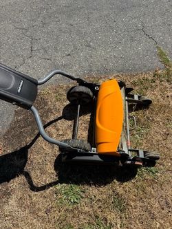 Fiskars push lawn mower