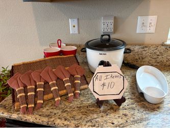 Slow cooker, party tray, set of 6 table decor, red appetizer cup.
