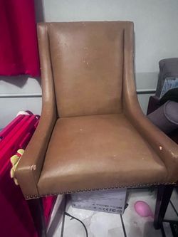 Accent chairs
