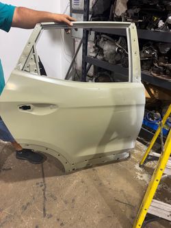 2017–2018 Hyundai Santa Fe Rear Passenger Door – OEM