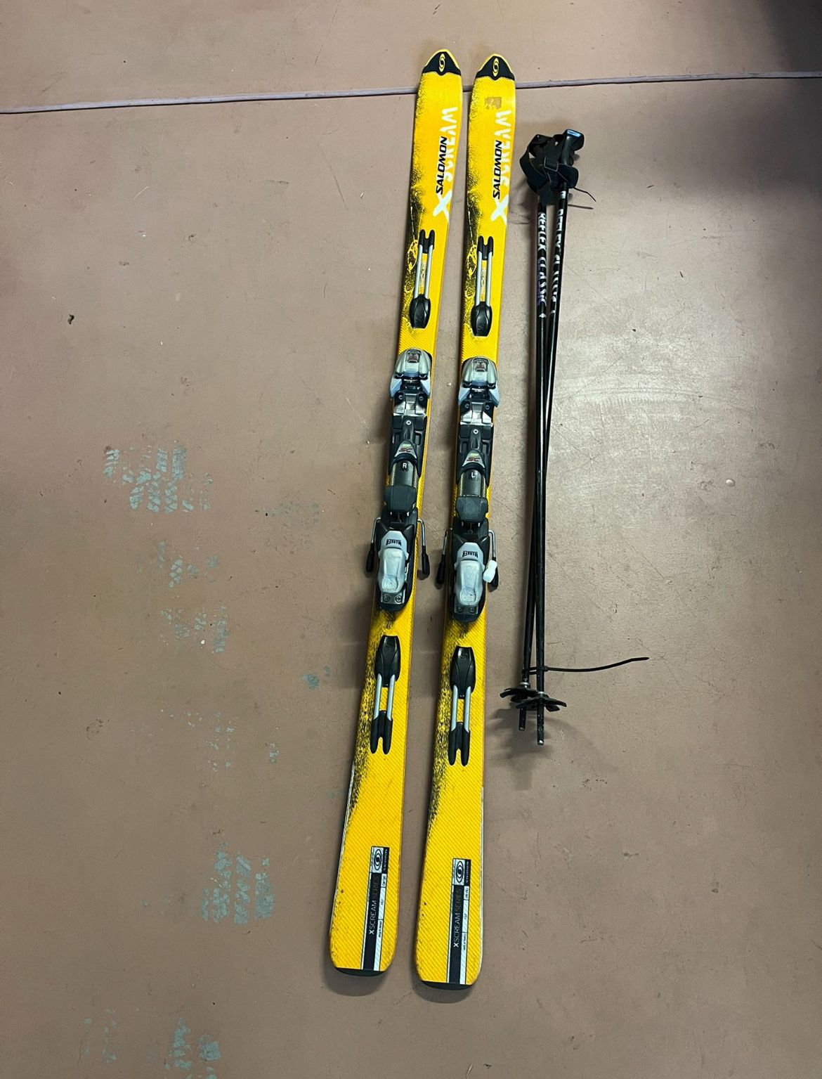 Salomon X-SCREAM Skis/poles/bindings 187cm