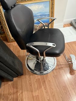 Black Hydraulic Barber Chair