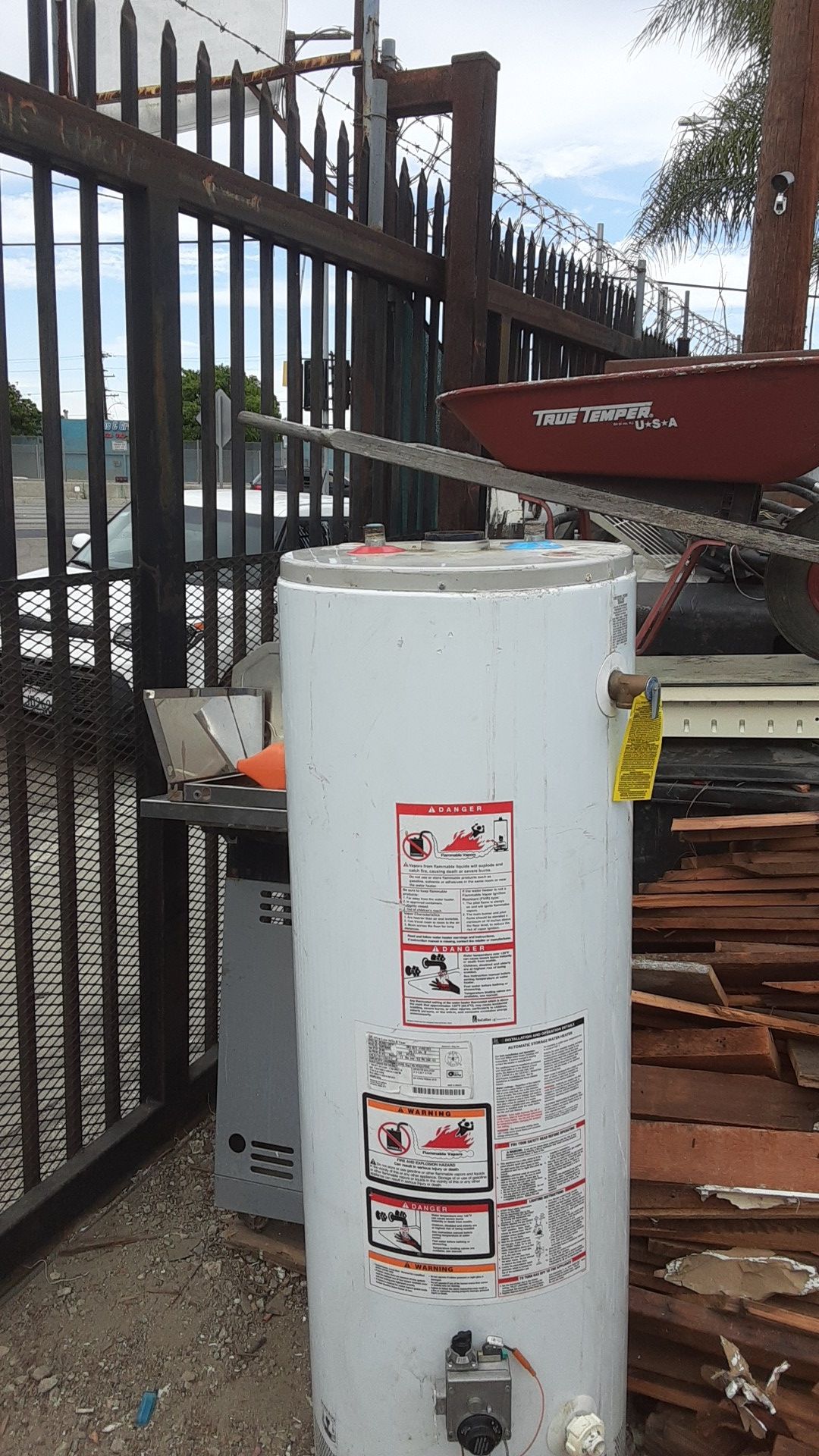 Used GE 40 gallon gas water heater - Main Image