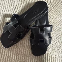 Black Sandals 
