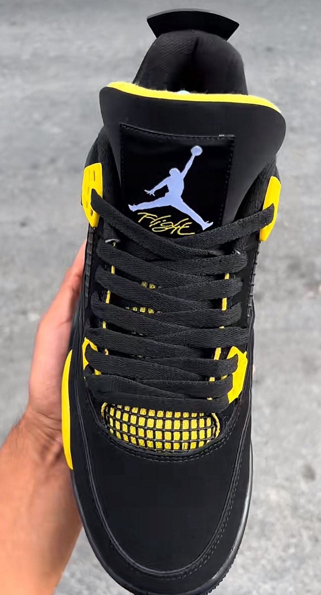Jordan 4 Yellow Thunders Size 10.5
