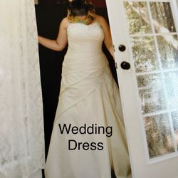 Wedding dress By Ella Designer 