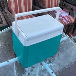 Coleman 18 Quart Cooler/Ice Chest