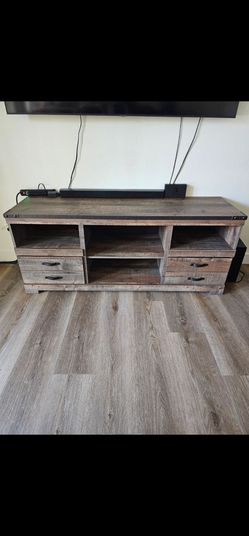 Entertainment center