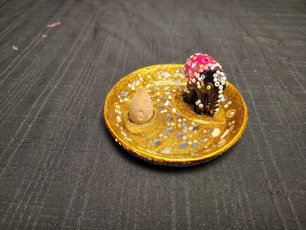 Elephant plate Of India In Gold Trim